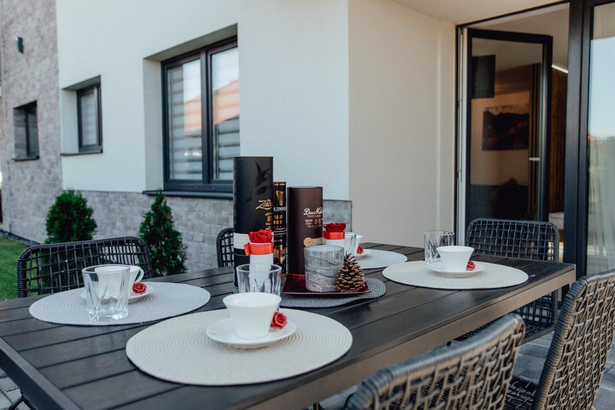 Miracle Seasons Aparthotel Lipótszentmiklós Kültér fotó