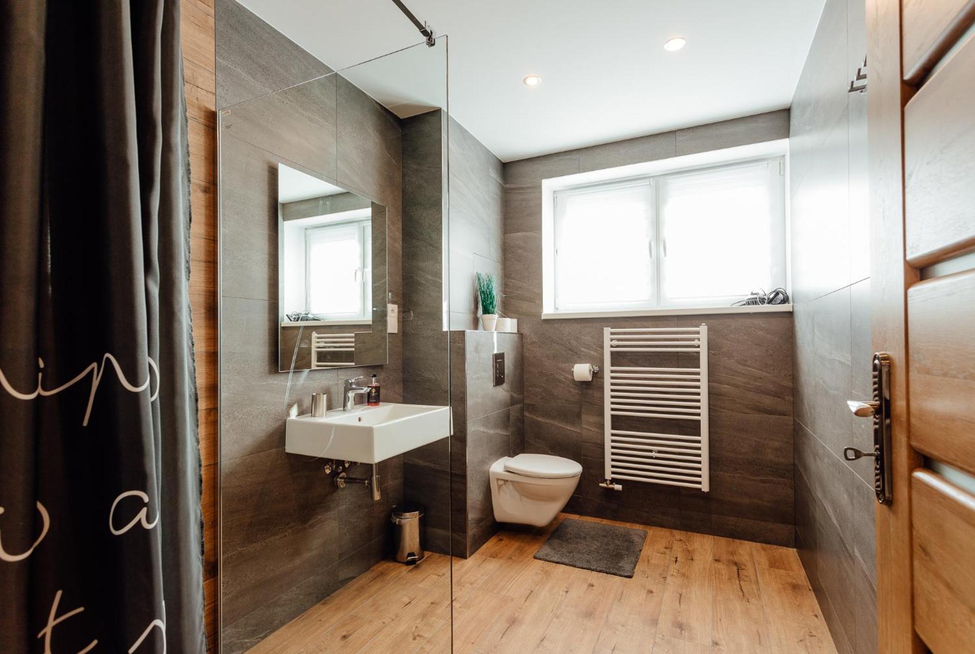 Miracle Seasons Aparthotel Lipótszentmiklós Kültér fotó