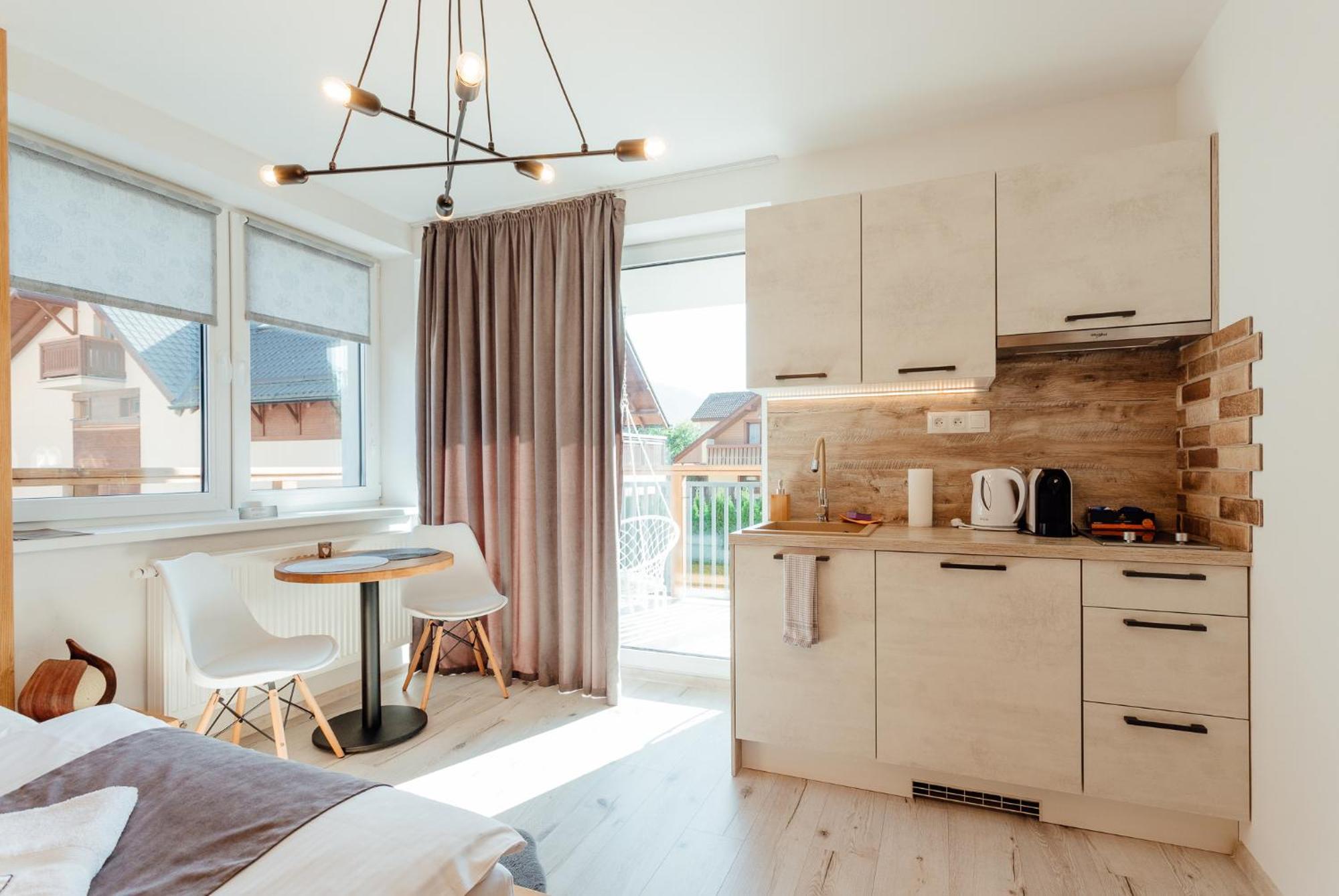 Miracle Seasons Aparthotel Lipótszentmiklós Kültér fotó