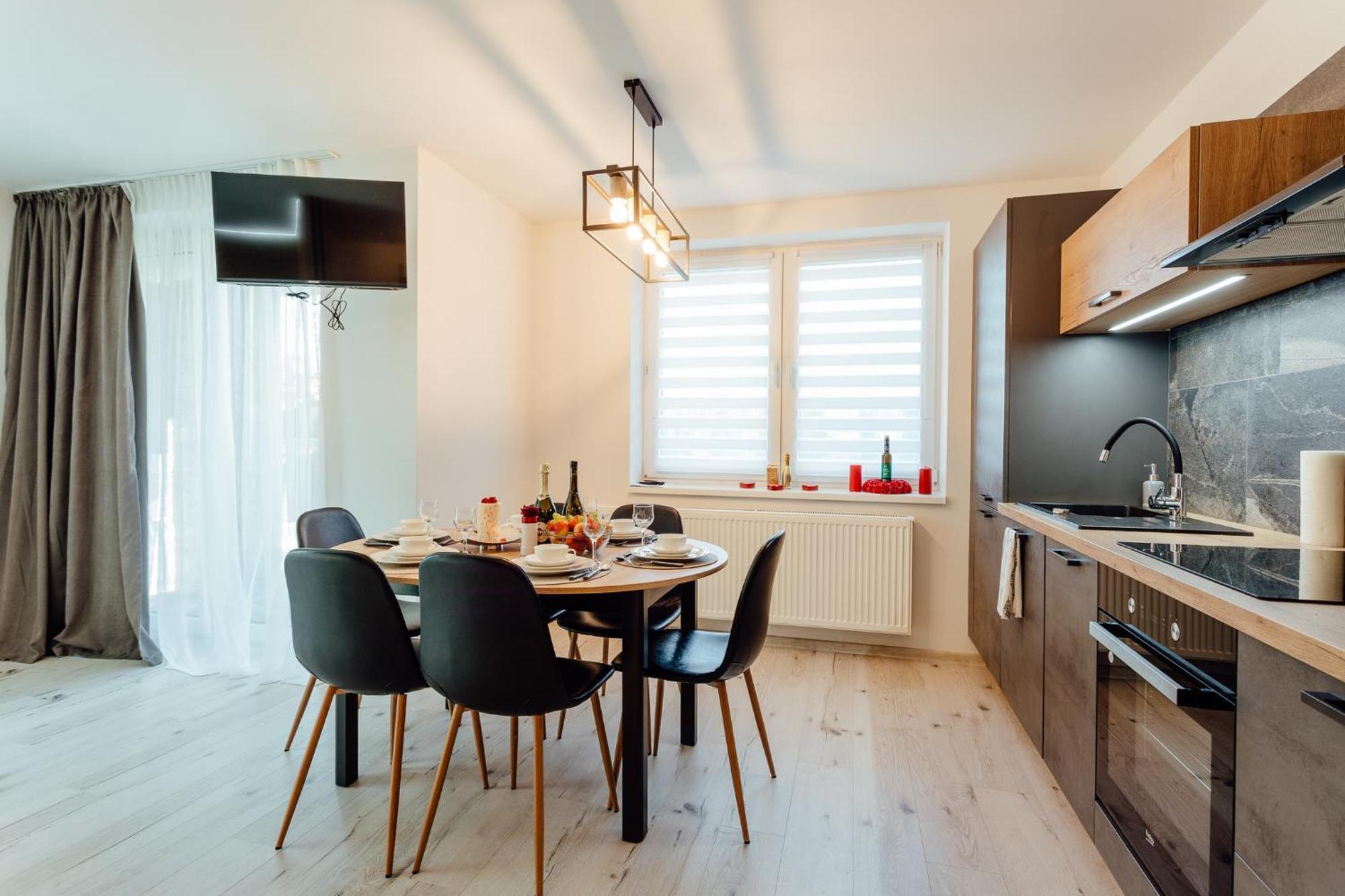 Miracle Seasons Aparthotel Lipótszentmiklós Kültér fotó