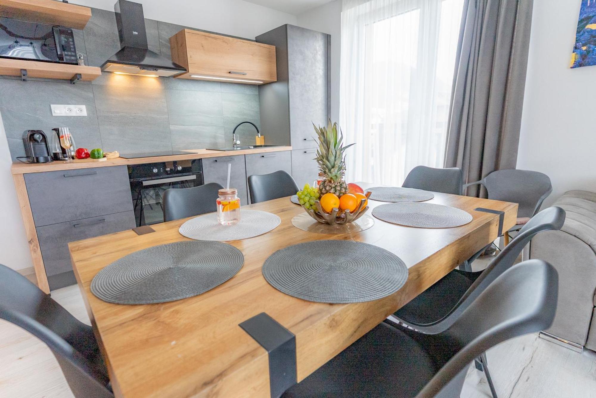Miracle Seasons Aparthotel Lipótszentmiklós Kültér fotó