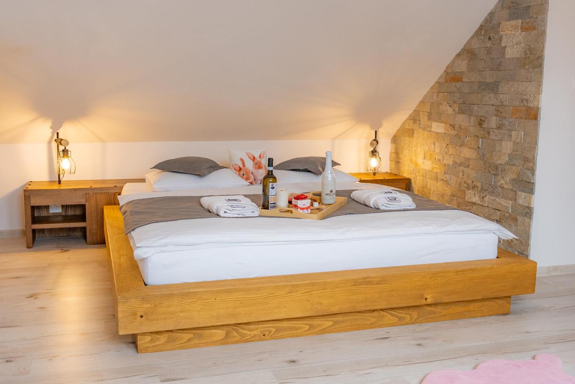 Miracle Seasons Aparthotel Lipótszentmiklós Szoba fotó