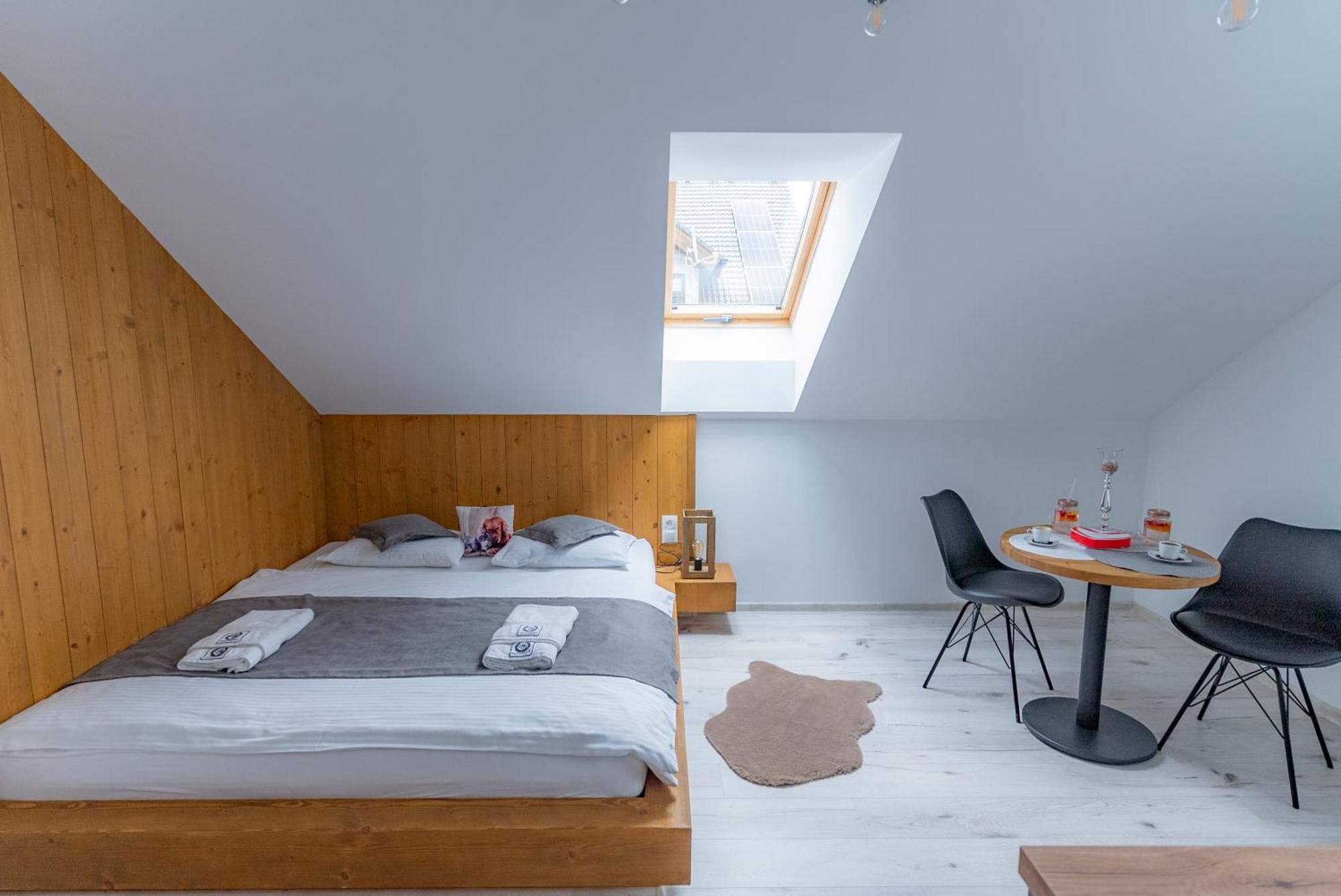Miracle Seasons Aparthotel Lipótszentmiklós Szoba fotó